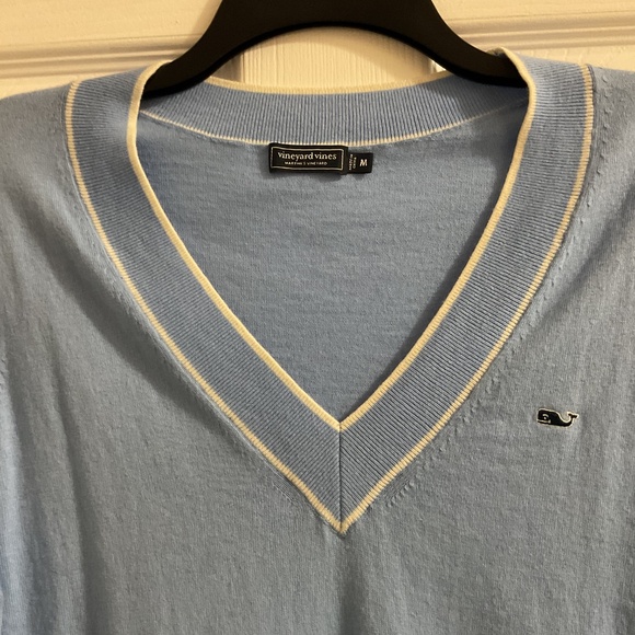 Vineyard Vines Women’s V-neck Cotton/Cashmere Blend Sweater, Medium - Picture 2 of 5